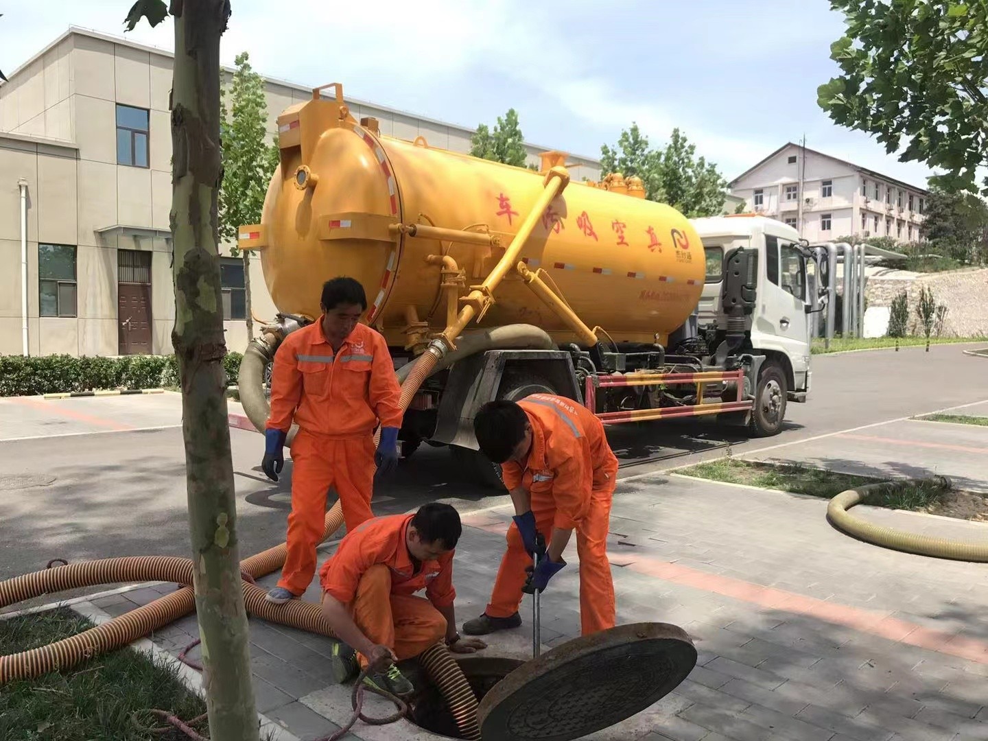 高平化粪池清理与5-8吨吸粪车施工效率分析
